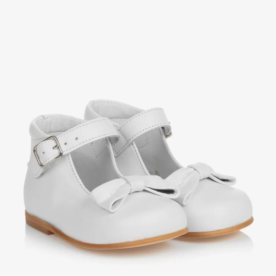 Childrens Classics Girls White Leather Bow Shoes^ Bar Shoes | Bar Shoes
